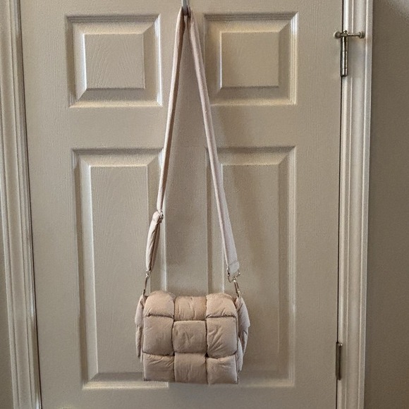 Handbags - Quilted Cream Puffer Double Snap Purse Crossbody Bag Gold Trim Inside Pockets